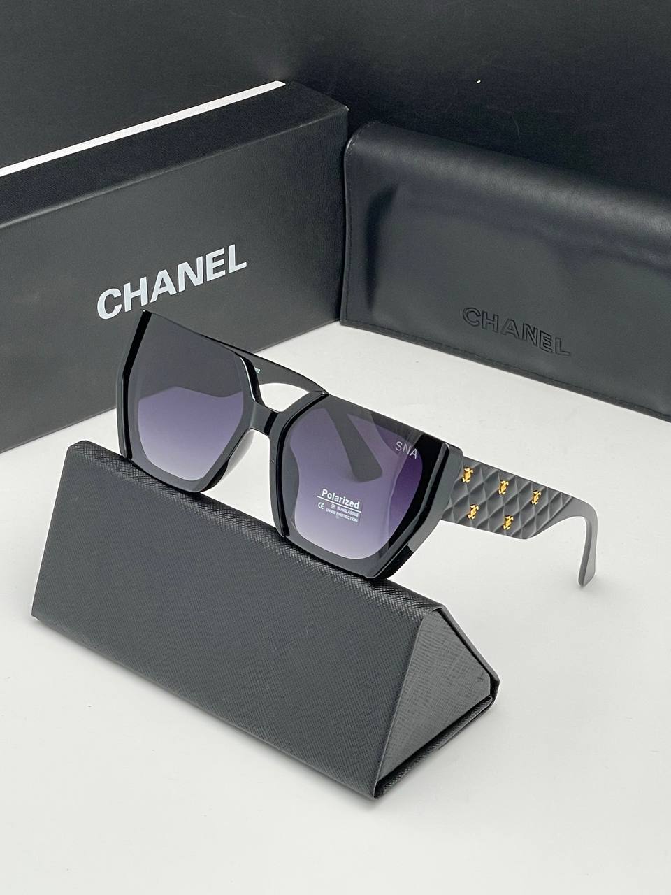 عینک آفتابی زنانه برند CHANEL