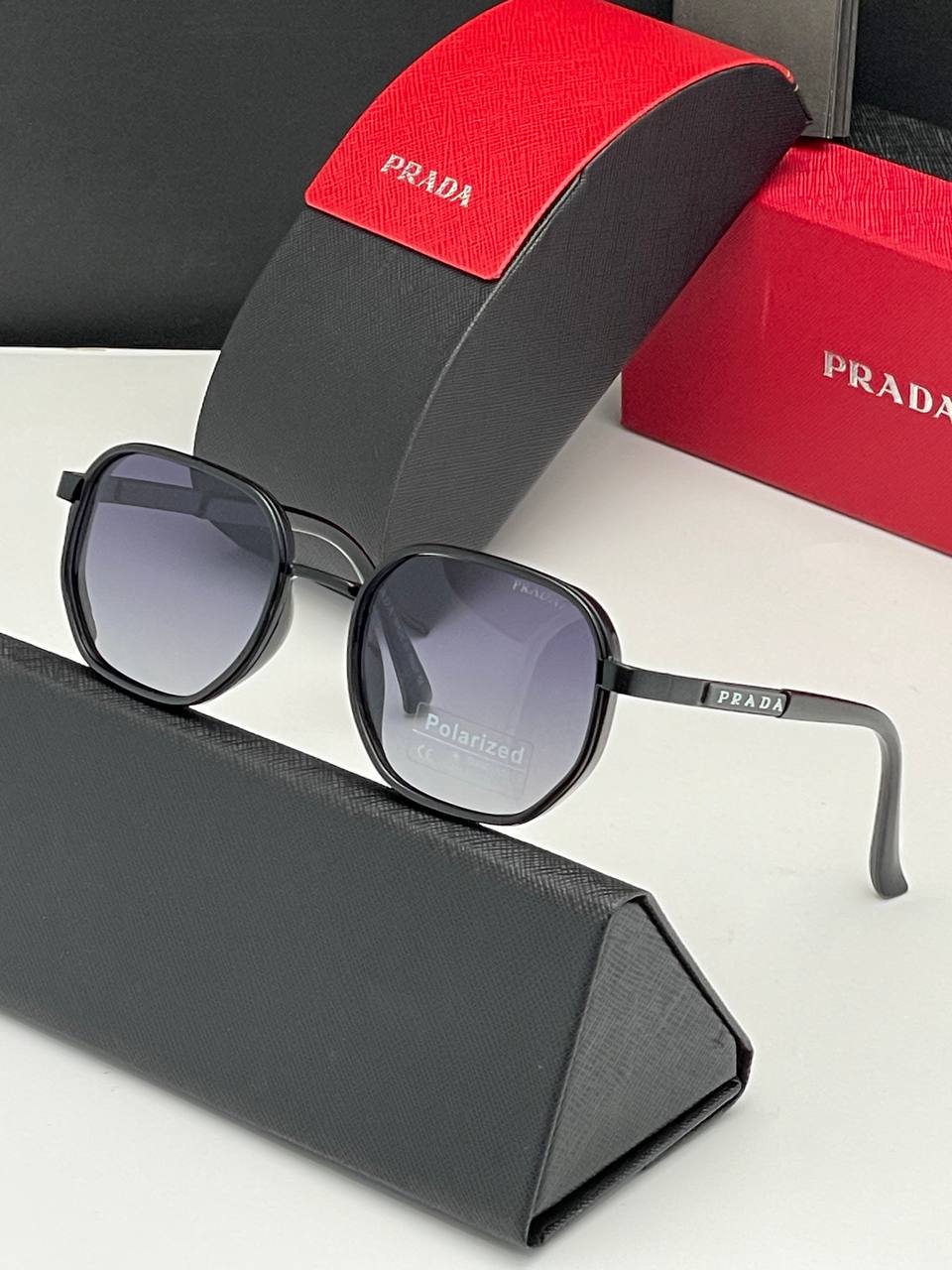 عینک آفتابی برند Prada